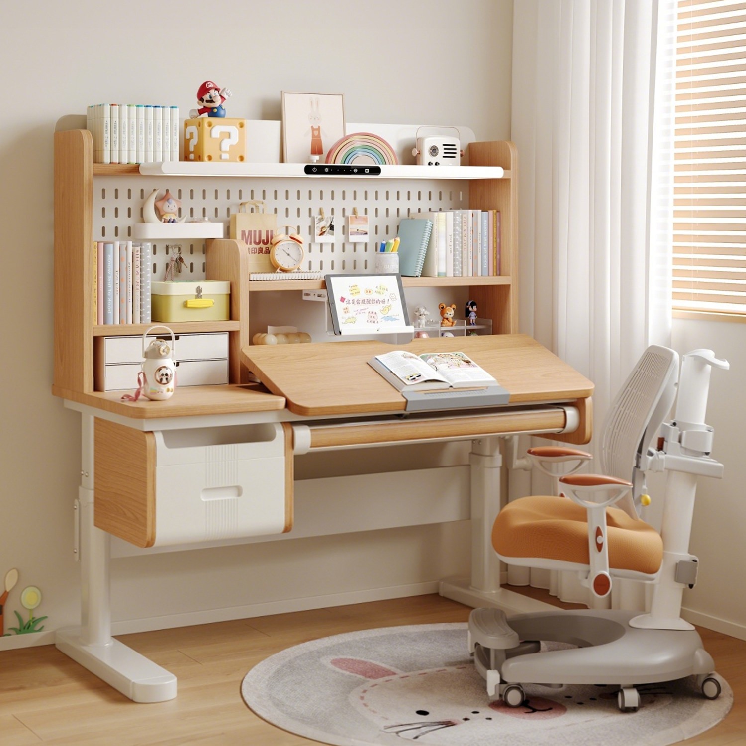 Solidny stolik do nauki z drew – Chairs recenzja i cena